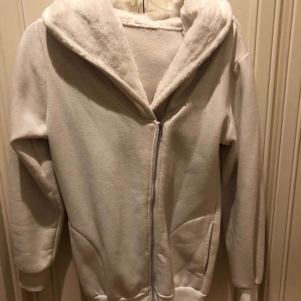 🌷FILA brand. Faux Fur Lined Fleece full zip Hoodie  Sz Large. COZY!